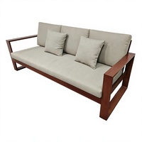 Ensemble de canapés de luxe personnalisés et durables pour l'extérieur, avec structure en aluminium et coussins imperméables couleur bois, pour hôtels et parcs