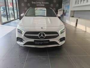 Meilleure vente voiture familiale 4 portes 5 sièges berline prix bon marché véhicules à essence B-en-z A200L d'<span class=keywords><strong>occasion</strong></span> voiture automobile en Chine d'<span class=keywords><strong>occasion</strong></span> - Product Image 3