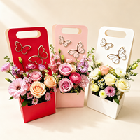 Sac en papier 3D décoré de papillons et de fleurs, idéal pour transporter les bouquets de mariage ou les fleurs lors de fêtes.