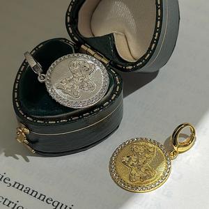 Pendentif en argent pur S925, motif poney en glace pilée, mignon et ludique, design de carte ronde CNC, pendentif de carte ronde pour le Nouvel An - Product Image 2