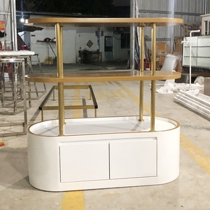 Vitrina de Madera Maciza Personalizada para Pan, Pasteles y Postres, Estante Curvo de Dos Caras de Varias Capas, Forma Ovalada Blanca/Dorada - Product Image 1