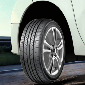 Vente en gros de pneus de voiture sans chambre à air à conception radiale 205/55R16 <span class=keywords><strong>195</strong></span>/60R15 <span class=keywords><strong>195</strong></span>/<span class=keywords><strong>50R15</strong></span> en caoutchouc certifié ECE à bas prix - Product Image 1
