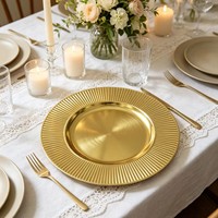 Assiette de Présentation de Luxe en Plastique PP Doré de 13 Pouces, Motif Personnalisable, Durable et Réutilisable, Style Américain pour Fêtes, Vente Directe Usine