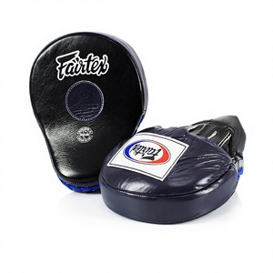 Cible de frappe Fairtex en cuir de vachette véritable noir pour entraînement de boxe, modèle Never Give Up Focus Mitt, prix de gros RTS - Product Image 1