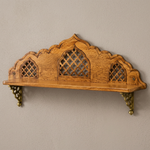 Étagère murale simple en bois de manguier artisanal traditionnel de Jaipur, style Jharokha, avec supports en laiton, fonctions de rangement, vente en gros - Product Image 2