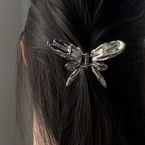Nouvelle Pince à Cheveux Papillon Argentée Élégante, Design Simple et de Luxe, Bijou de Mode pour Femme - Product Image 1