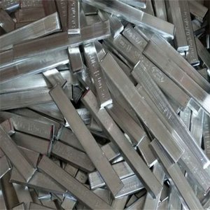 เครื่องรีไซเคิลตะกอนแบบออฟไลน์ Walldorn Compact พร้อมระบบดูดควันในตัวและตู้ปิดสนิทสำหรับรีไซเคิลเศษตะกอนจากการบัดกรีแบบคลื่น - Product Image 3