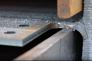 Machine de découpe laser à fibre d'acier à structure ouverte à biseau intelligent, 3D, cinq axes, 12 kW, 15 kW, 12 m, poutre en I, poutre en H - Product Image 4