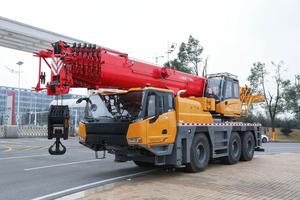 رافعة شاحنة صينية مستخدمة في جميع التضاريس بعلامة تجارية صينية للبيع - Product Image 2