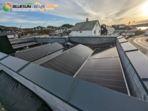 แผงโซลาร์เซลล์แบบโมโนชนิดสองหน้า 700W 720W ประสิทธิภาพสูง สำหรับโรงไฟฟ้าพลังงานแสงอาทิตย์ - Product Image 1