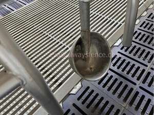 <span class=keywords><strong>Lit</strong></span> d'élevage de production porcine équipement de <span class=keywords><strong>lit</strong></span> de truie <span class=keywords><strong>lit</strong></span> de <span class=keywords><strong>naissance</strong></span> jumeau européen incubateur de porcelets/caisses de mise bas de porcherie - Product Image 6