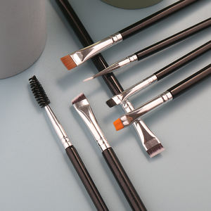 Ensemble de 7 pinceaux à sourcils synthétiques IPRESTA avec manche en aluminium pour le maquillage du visage et <span class=keywords><strong>des</strong></span> yeux - Kit <span class=keywords><strong>des</strong></span> artistes - Product Image 4