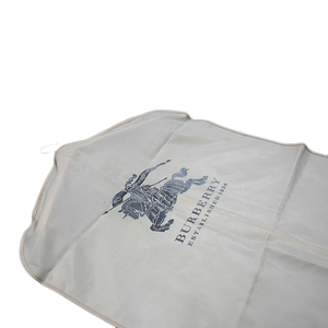 Housse de costume en nylon de luxe haut de gamme personnalisée sac à vêtements pliable et suspendu avec logo personnalisé housse de vêtement haut de gamme - Product Image 5