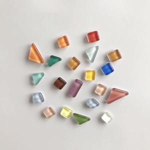 แม่เหล็กติดตู้เย็นหลากสีสำหรับตกแต่งห้องครัวแม่เหล็กติดตู้เย็นทำจากอะคริลิคทรงสามเหลี่ยมสีสันสดใส - Product Image 4