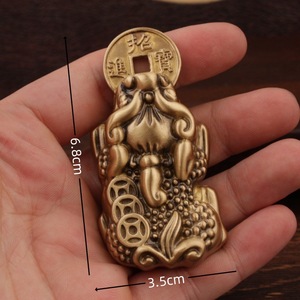 Colgante de latón Pixiu para atraer la riqueza, artesanía metálica de estilo chino tradicional para decoración del hogar - Product Image 4