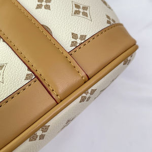 Sacs à main décontractés populaires pour femmes - Sacs fourre-tout durables et portables en cuir PU, style de créateur luxueux - Product Image 6