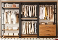 Armoires ouvertes personnalisées simples pour chambres à coucher, dressing métallique, et cintres en métal et en bois