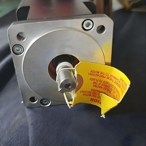 เซอร์โวมอเตอร์ AB Rockwell รุ่น MPF-B320P-MJ74BA 0.75KW 380V ซีรีส์ MPL ติดตั้งแนวนอน - Product Image 1