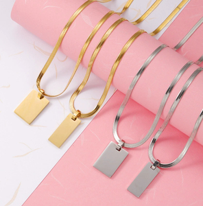 Catena personalizzata 2023 a spina di pesce in acciaio inossidabile alla moda collana pendente in oro placcato <span class=keywords><strong>con</strong></span> Logo e <span class=keywords><strong>nome</strong></span> personalizzati incisi - Product Image 2