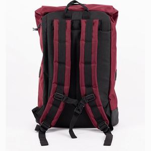 Muestra gratuita: Mochila enrollable ideal para viajes con logotipo personalizado, hecha de material impermeable y expandible. - Product Image 3