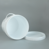 Seau de peinture rond en plastique blanc de 15L, conception cylindrique de 4 gallons avec poignée et couvercle, de qualité alimentaire et recyclable