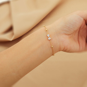 Pulsera minimalista <span class=keywords><strong>de</strong></span> acero inoxidable chapada en <span class=keywords><strong>oro</strong></span> <span class=keywords><strong>de</strong></span> 18K sin deslustre, pulsera con abalorio <span class=keywords><strong>de</strong></span> cuentas <span class=keywords><strong>de</strong></span> lazo <span class=keywords><strong>de</strong></span> circón blanco a la moda <span class=keywords><strong>para</strong></span> mujeres y <span class=keywords><strong>niñas</strong></span> - Product Image 4