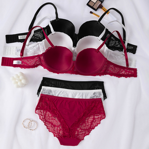 Ensemble soutien-gorge et culotte New Life Theme, dentelle florale, soutien-gorge à armatures push-up mi-hauteur et culotte pour femmes - Product Image 4