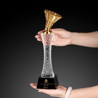 Trophée de badminton cristal personnalisé gravé écologique compétition sportive créative couronne Souvenir de saison asiatique