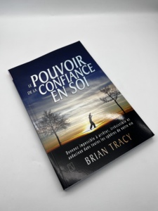 Libro de tapa blanda con encuadernación perfecta en papel de arte, versión francesa de Le Pouvoir De La Confiance En Soi, en oferta. - Product Image 1