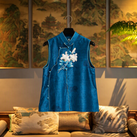 Gilet pour femme en soie Kesi fait main, broderie française de Lunéville, boutons grenouillère
