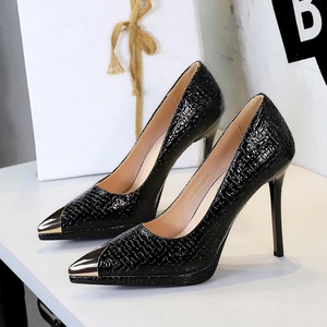Escarpins pour femmes en velours brillant, motif croco gaufré, à bout pointu, avec embout métallique anti-choc, talon aiguille fin et petite <span class=keywords><strong>plateforme</strong></span> - Product Image 4