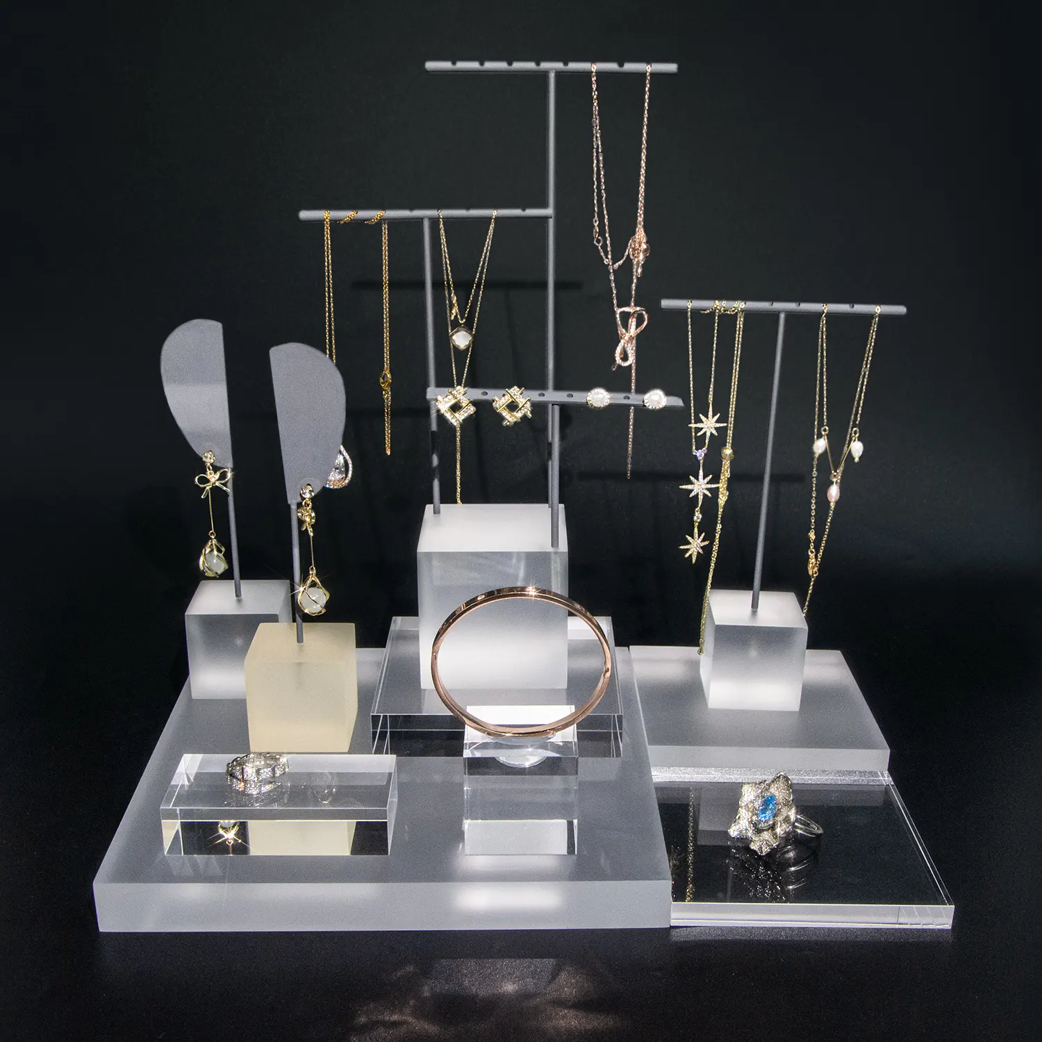 Forte Custom LOGO Fashion Jewel Necklace Earrings Ring Bangle Bracelet Acrylic Jewelry Display Tray Stand