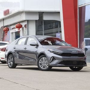 <span class=keywords><strong>Kia</strong></span> K3 2024, Precio Económico, Edición Confort, Gasolina, Automático, Volante a la Izquierda, Auto Usado - Product Image 3