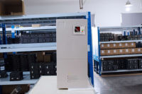 Variateur de fréquence (VFD) haute efficacité et résistant aux surcharges 132 kW 380 V monophasé/triphasé, certifié CE pour moteurs industriels lourds