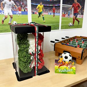 Arrangement de roses artificielles d'inspiration mexicaine, roses artificielles vertes, blanches et rouges avec ruban de football pour cadeaux et décoration pour les fans - Product Image 1