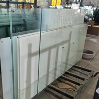 Rampe d'escalier 8+8 mm en verre feuilleté transparent pour escalier intérieur de villa