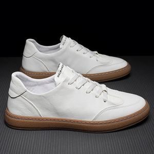 Zapatos Blancos Pequeños de Cuero Nuevos para Hombre, Zapatos Deportivos de Cuero Casuales de Moda para Hombre - Product Image 1