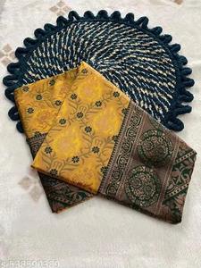 Sari de Seda Banarasi Pura de la Mejor Calidad con Bordado Tradicional Zari, Sari Elegante para Bodas y Eventos Festivos en Venta - Product Image 3