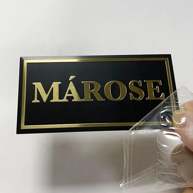 Personalizado lujoso estilo de moda perfume diseño 3D Logotipo de metal autoadhesivo etiqueta adhesiva de metal para la botella