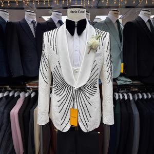Traje de Tres Piezas Blanco Elegante de Talla Grande, Perfectamente Confeccionado <span class=keywords><strong>para</strong></span> <span class=keywords><strong>Hombres</strong></span>, <span class=keywords><strong>para</strong></span> Bodas, Fiestas y Reuniones Formales de Alto Nivel - Product Image 1