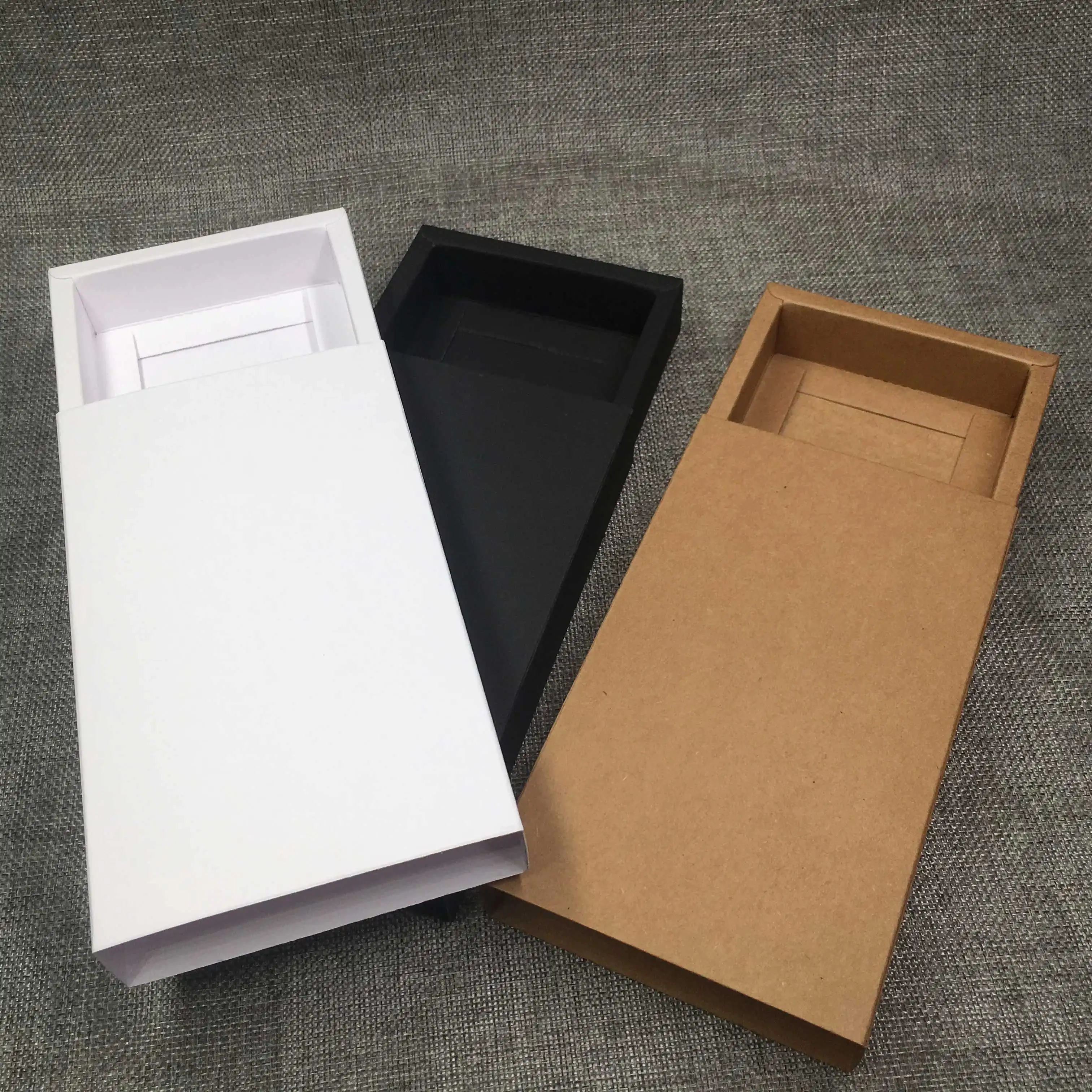 カスタム中小企業包装用品ボックスリサイクルブラウン配送段ボールブラッククラフト紙包装ボックス