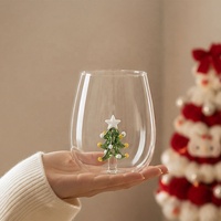 Handgeblasenes Borosilikatglas-Trinkglas in Eiform mit 3D-Weihnachtsbaum-Design, Weihnachtsgeschenk-Becher für Party und Zuhause, Saftglas