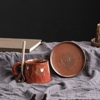Tasse à café en céramique de forme spéciale rétro créative faite à la main avec poignée et ensemble de soucoupe