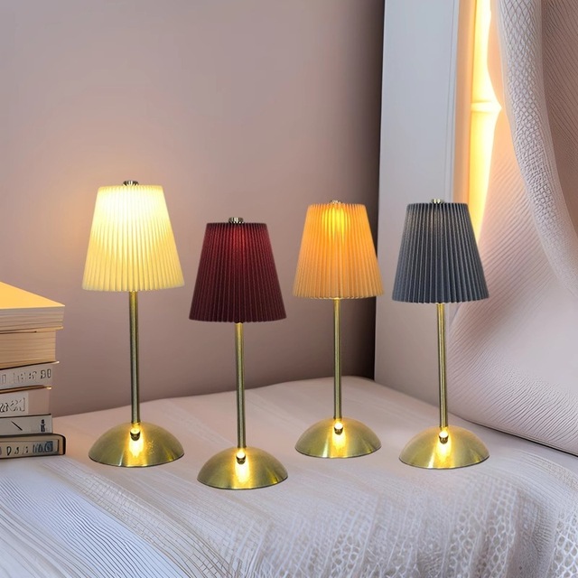 Factory Wholesale Hot Selling Portable 2W Touch Pleated Lampshade Cordless Dimmable LED Table Lamp for Restaurant Bedside Cafe