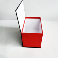 Boîte-cadeau en papier pliable à fermeture magnétique colorée personnalisée pour l'emballage de cosmétiques de vêtements avec ruban