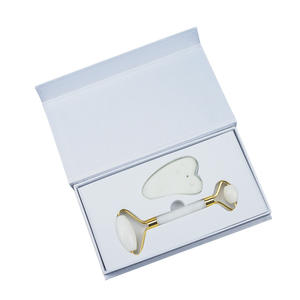 Rullo A Pelo naturale Xiuyan Giada <span class=keywords><strong>Pietra</strong></span> <span class=keywords><strong>Gua</strong></span> <span class=keywords><strong>Sha</strong></span> Set Bellezza Del Viso Rullo di Massaggio Giada Bianca Con La Scatola Per Il Viso - Product Image 1