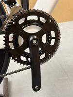 Vélo de route en carbone 700C, cadre en fibre de carbone, vélo de course avec freins à disque hydrauliques 16 vitesses, fourche et jantes en aluminium ultra-légères