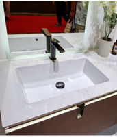 Kabinet Kamar Mandi Gantung Dinding Modern Minimalis Kayu Oak Murni Berlapis Lacquer dengan Wastafel Keramik Ganda Model Baru Set Kabinet Gaya Mewah