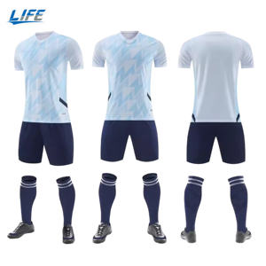 Kit de football personnalisable sans sponsor, avec logo, numéro et nom gratuits |   Maillot court classique version supporter du Pays de Galles pour le stade <span class=keywords><strong>Europa</strong></span>-<span class=keywords><strong>Park</strong></span> - Product Image 1