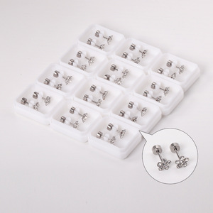 ต่างหูรูปดอกไม้ สแตนเลสสตีล ประดับคริสตัลหลากสี สำหรับผู้หญิงผู้ชาย - Product Image 3